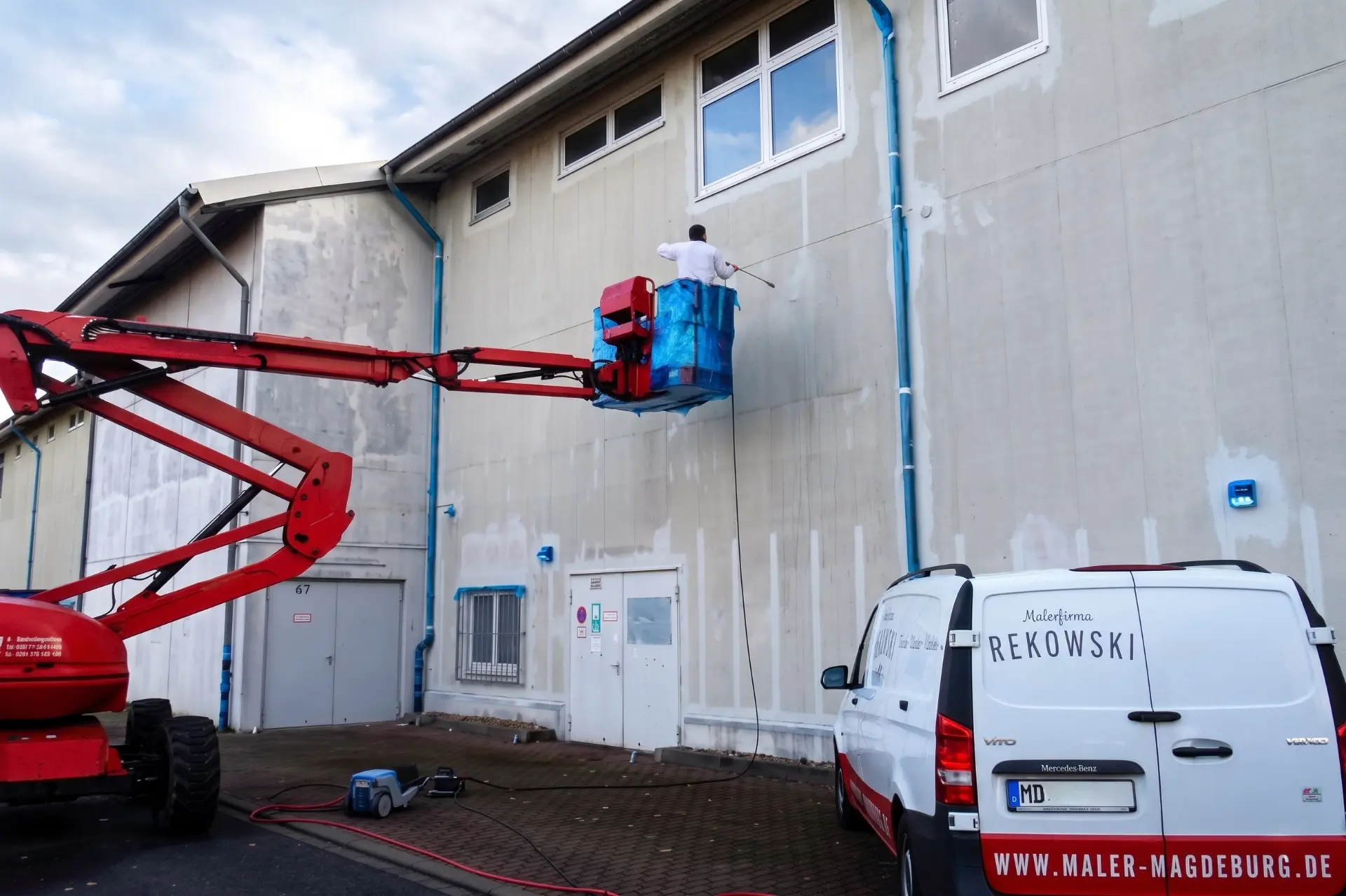 Holzfassade mit Lasur – Fachgerechter Holzschutz in Magdeburg und Umgebung